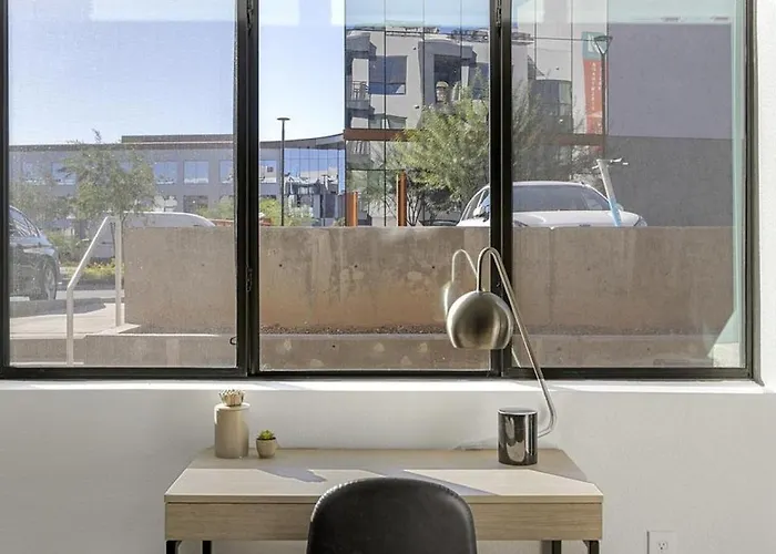 Landing Modern With Amazing Amenities *